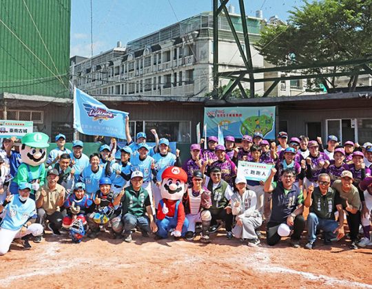 臺南漁光女子棒球主場登場 女力強棒點亮臺南 用熱情態度與熱情打出精彩